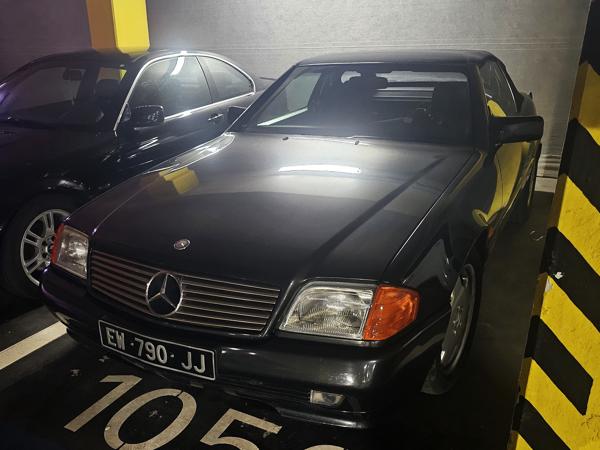 France oldtimer plate spotted in Prague, Czech Republic. Photo taken on 11.04.2026.
